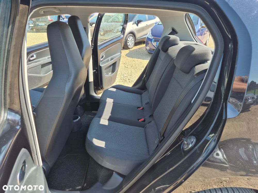Volkswagen up! black - 6