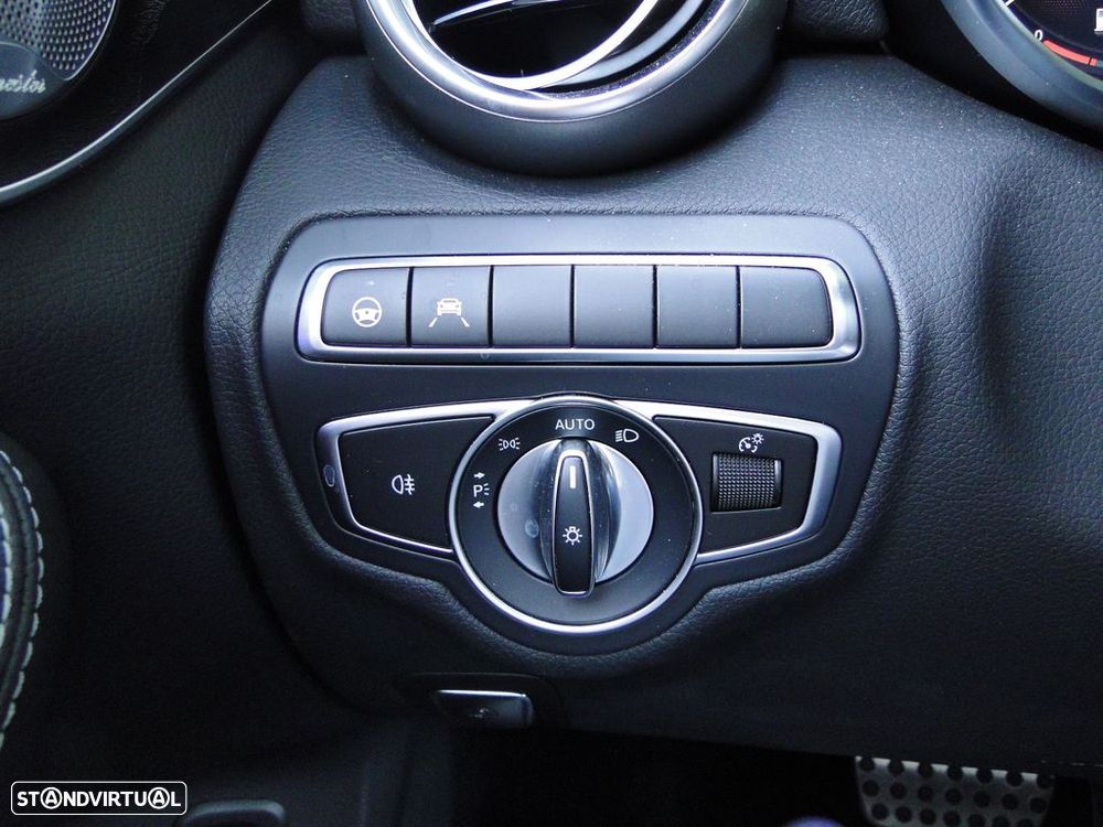 Mercedes-Benz C 300 h AMG Line - 11