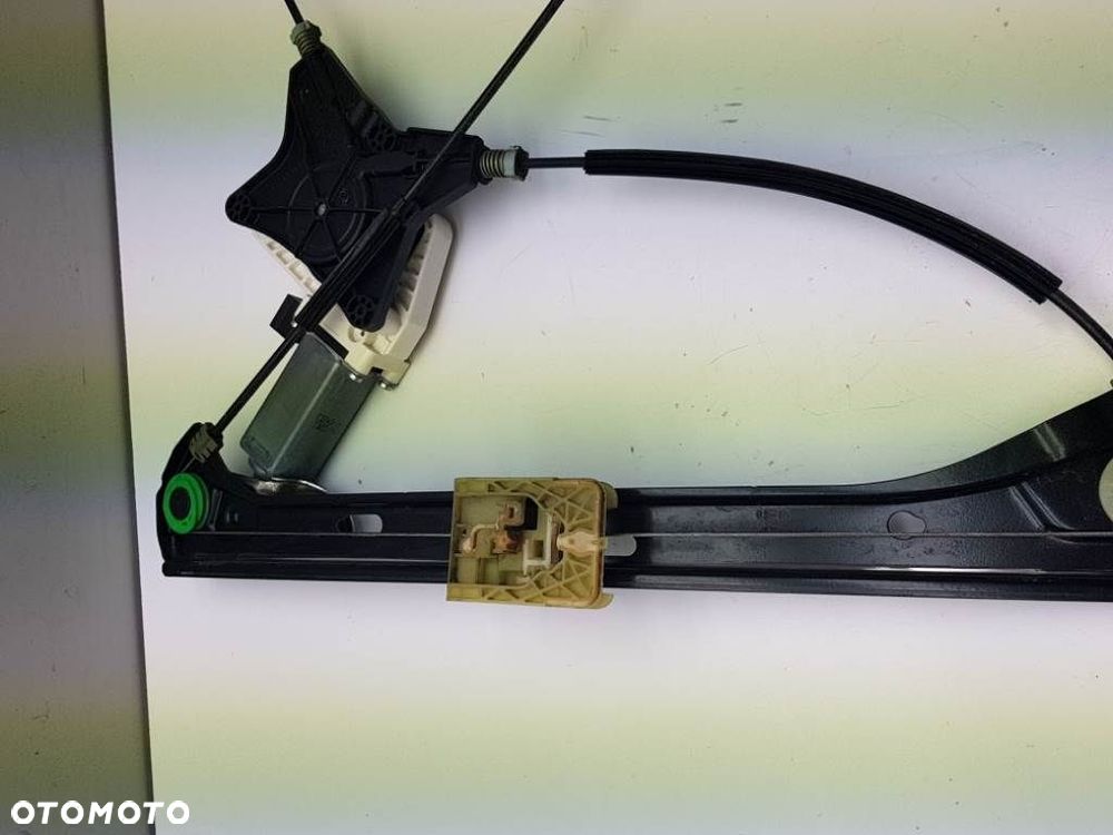 PODNOŚNIK SZYBY PRZÓD LEWY VW PASSAT B8 2015 EU - 2