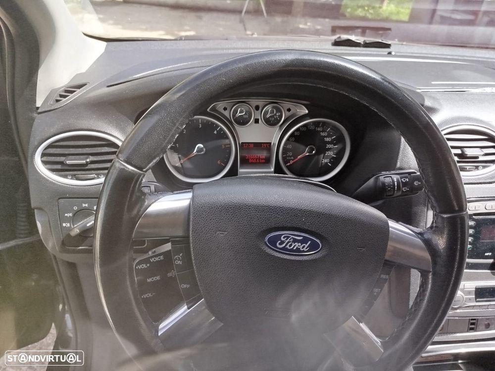 Ford Focus 1.6 TDCi Titanium - 32