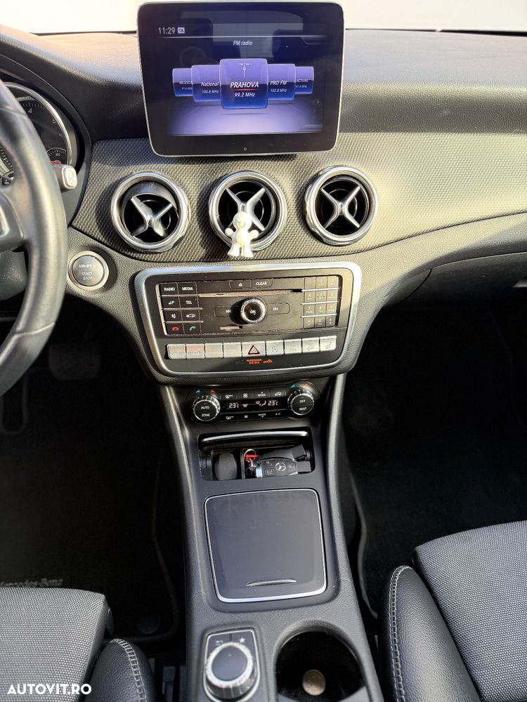 Mercedes-Benz GLA 200 d 4MATIC Aut. - 24