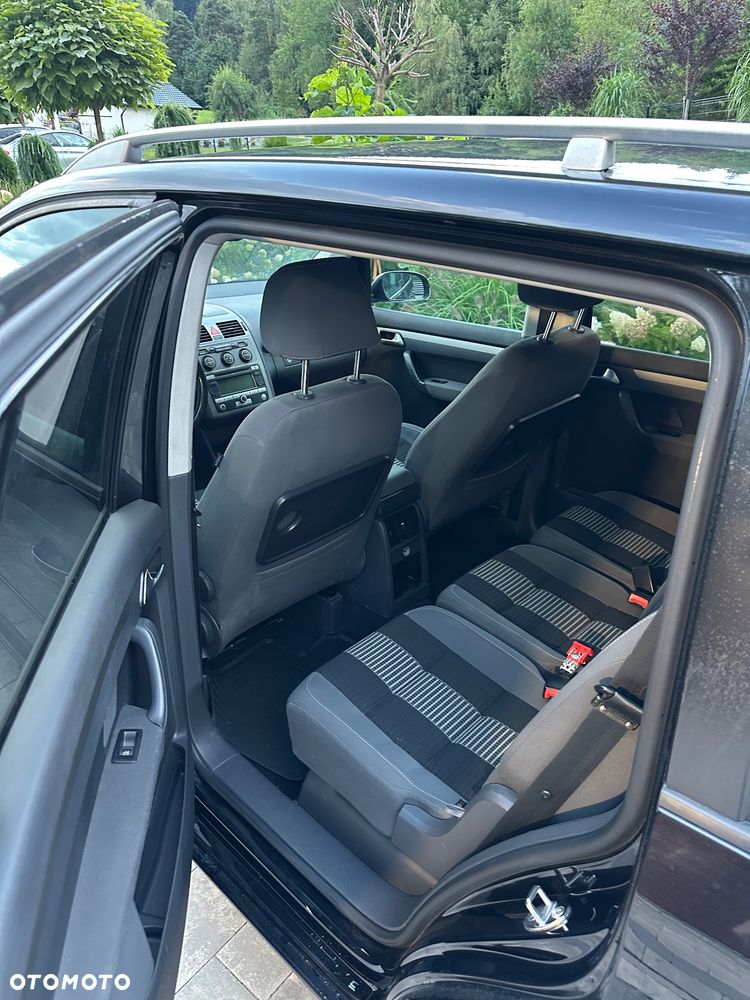 Volkswagen Touran 2.0 TDI Q-Line - 6