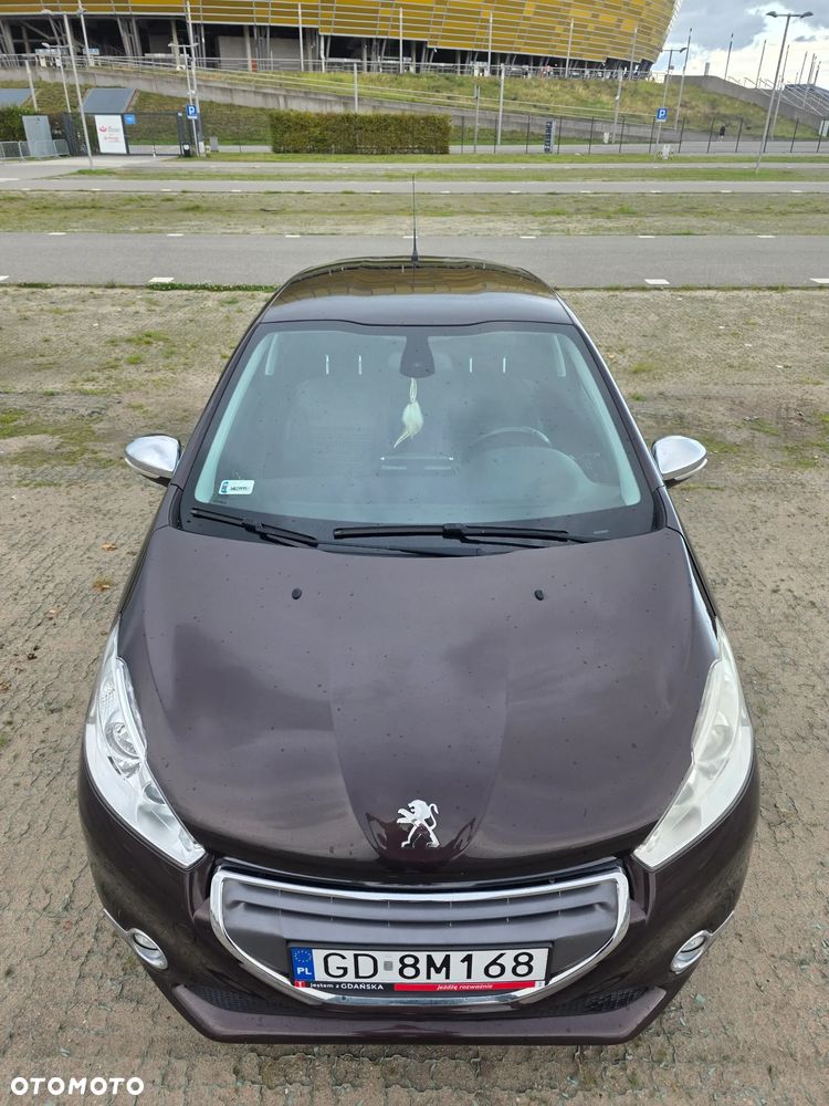 Peugeot 208 - 11