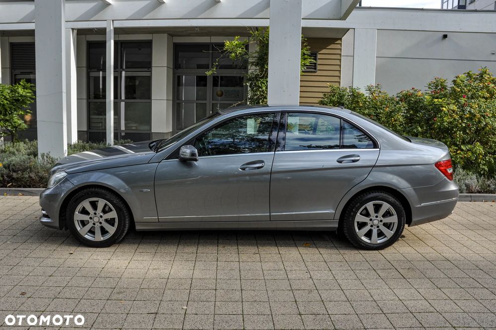 Mercedes-Benz Klasa C 350 BlueEff 4-Matic Elegance - 2