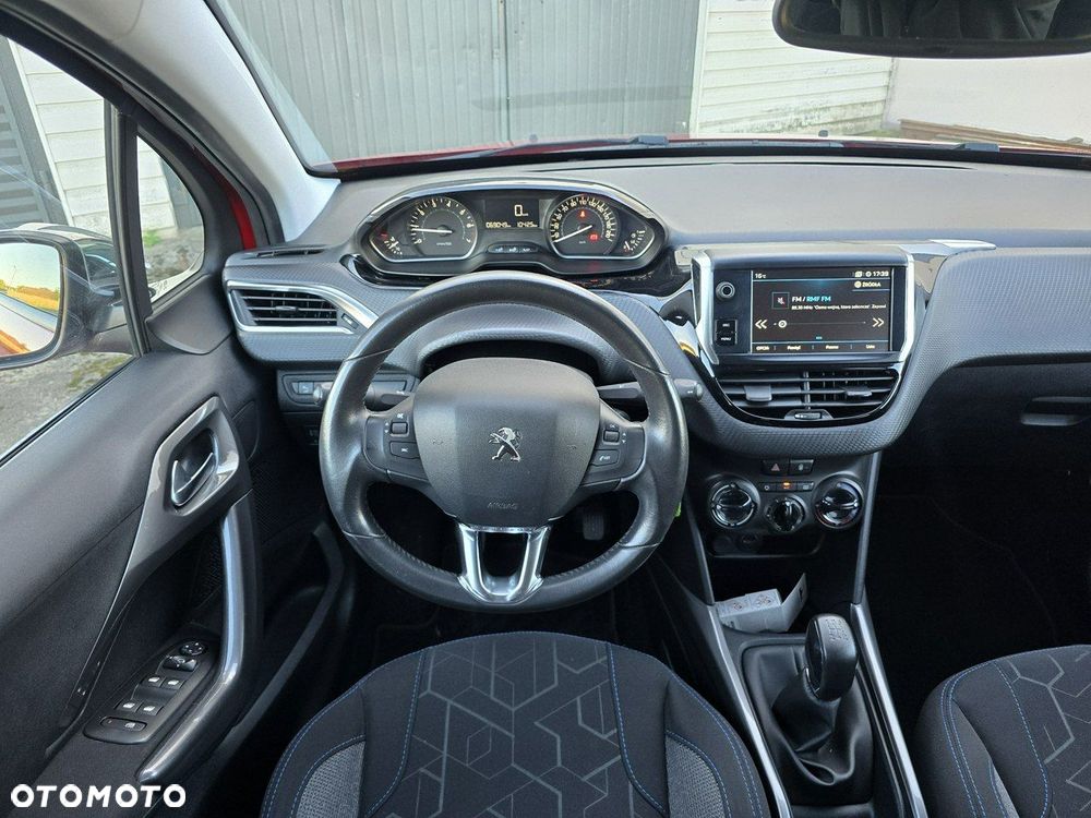 Peugeot 2008 1.2 Pure Tech Style - 15