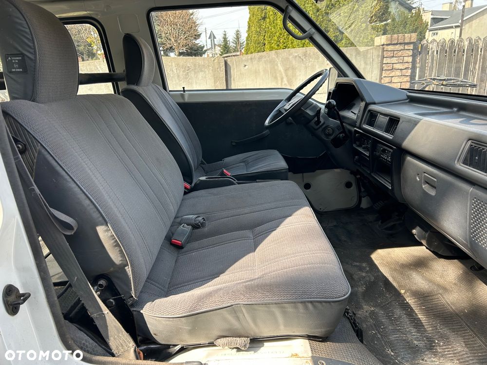 Mitsubishi L300 - 10