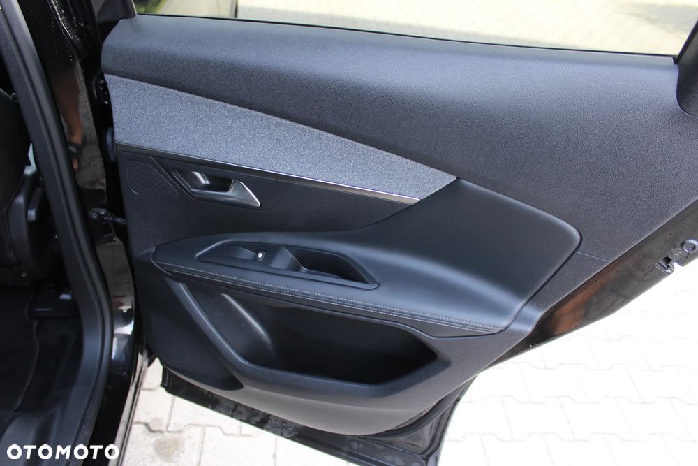 Peugeot 3008 1.2 PureTech Allure S&S - 22