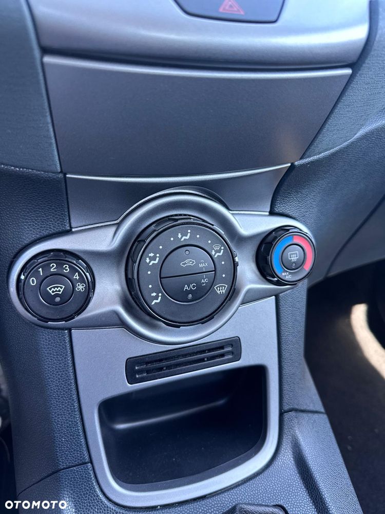 Ford Fiesta 1.25 Ambiente EU5 - 15