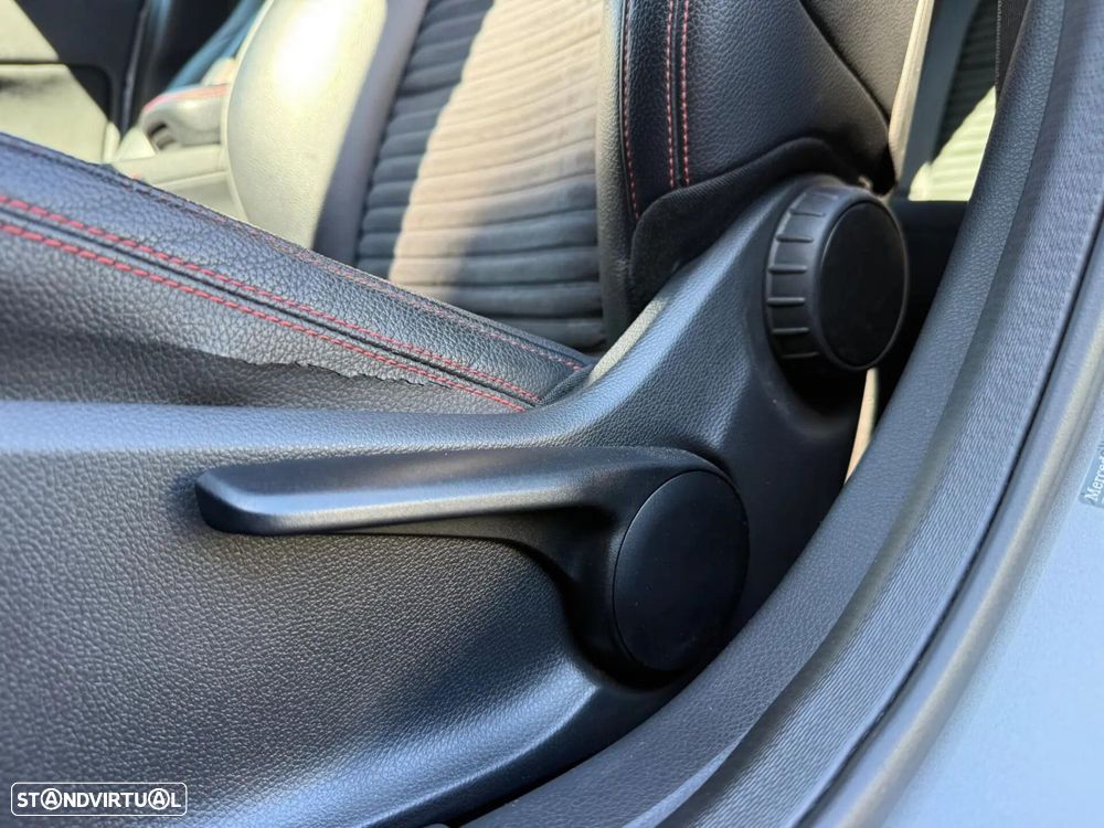 Mercedes-Benz A 180 AMG Line - 37