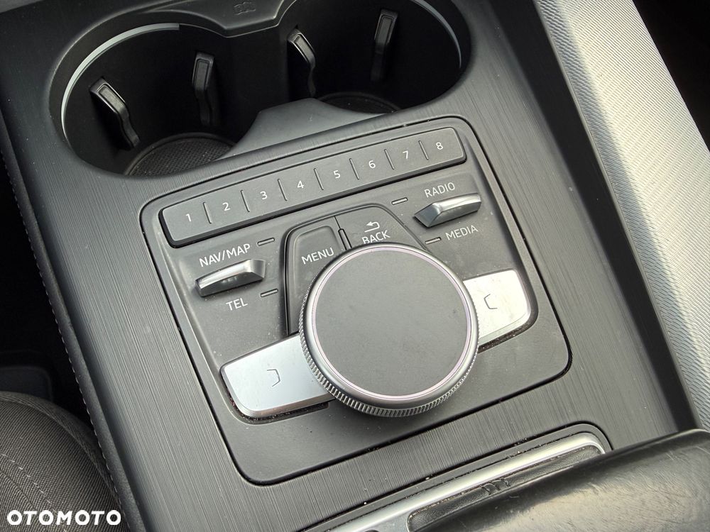 Audi A4 Limousine - 16