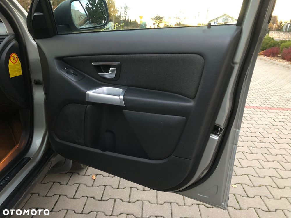 Volvo XC 90 2.5T AWD Momentum - 22