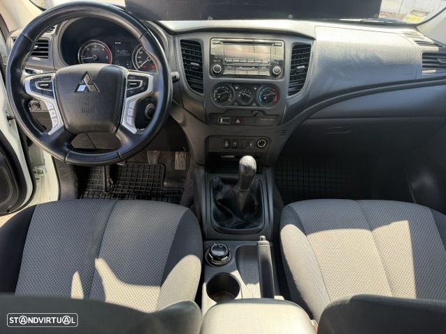 Mitsubishi L200 2.3 DI-D Space Cab Invite Strakar Look 4WD - 17
