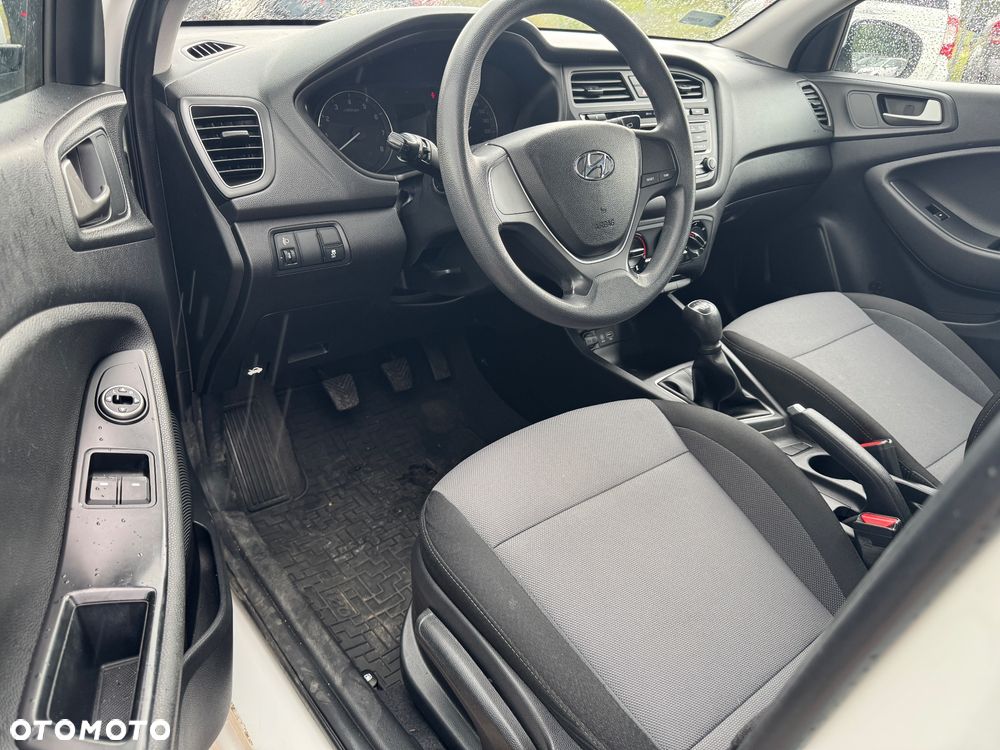 Hyundai i20 - 10