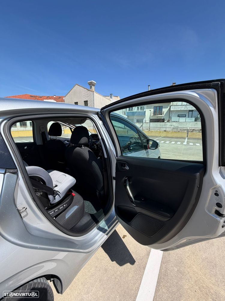 Peugeot 208 1.4 HDi Allure - 7