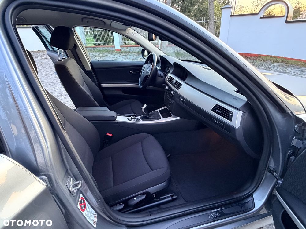 BMW Seria 3 320d xDrive - 7