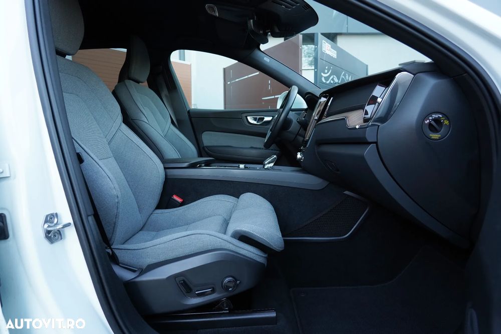 Volvo XC 60 B4 D AWD Ultimate Bright - 10