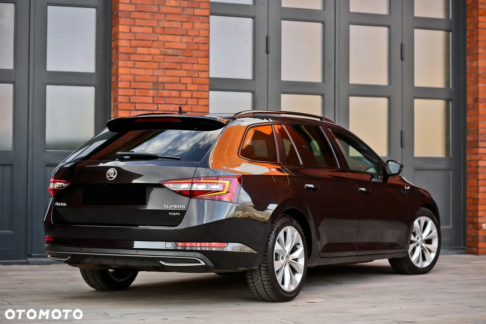 Skoda Superb 2.0 TDI 4x4 DSG Sportline - 15