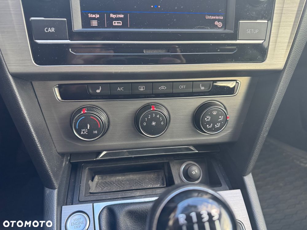 Volkswagen Passat - 13