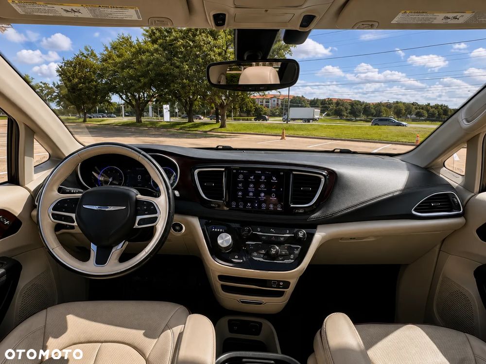 Chrysler Pacifica - 14