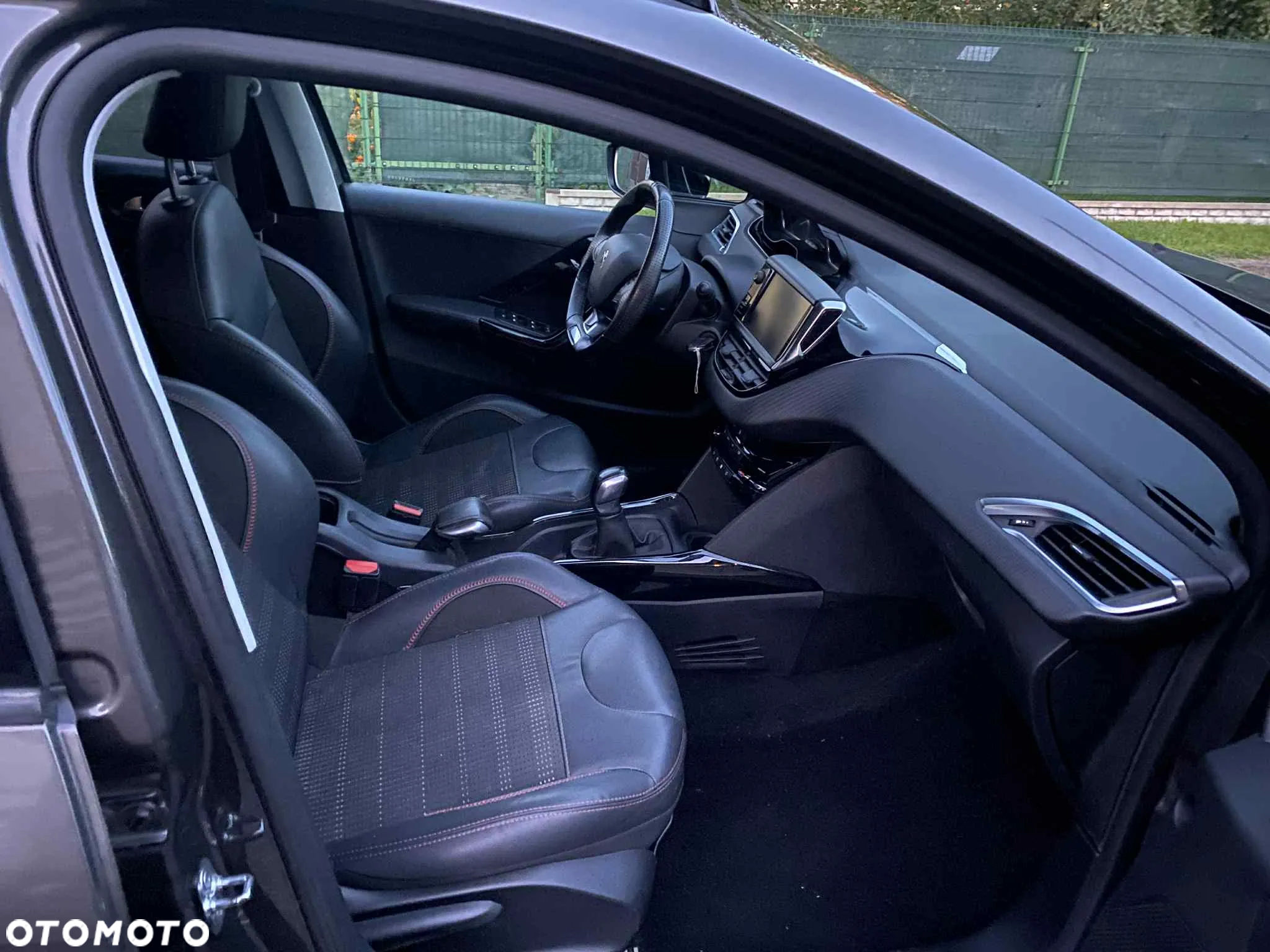 Peugeot 2008 PureTech 110 Stop&Start GT-Line Edition - 12