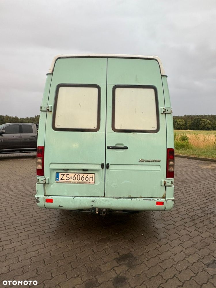 Mercedes-Benz Sprinter - 11