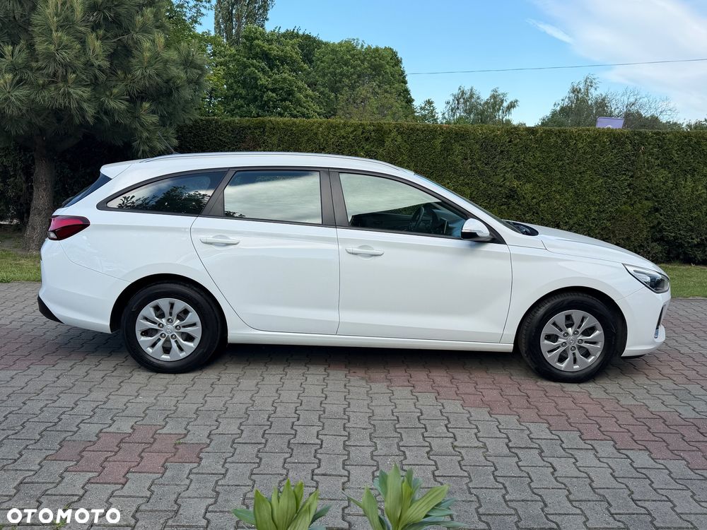 Hyundai i30 blue Kombi 1.4 Trend - 6