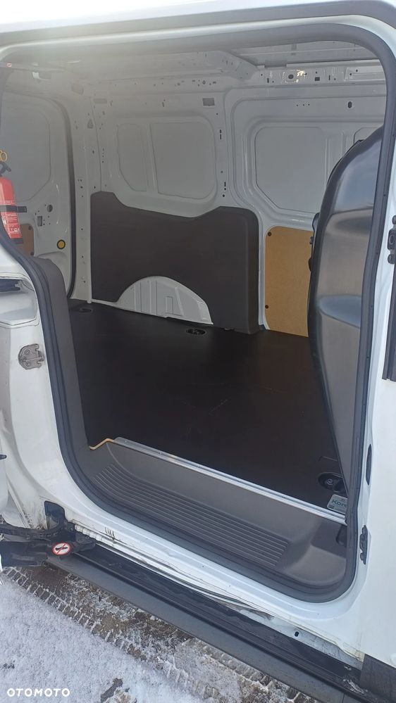 Ford Transit Connect - 20