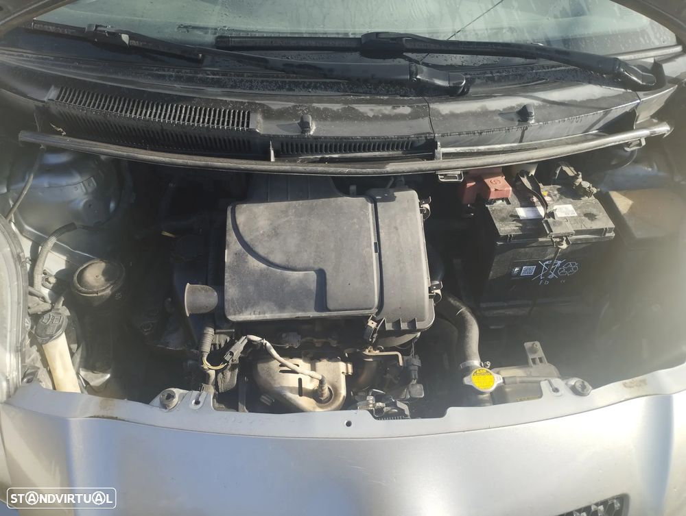 Toyota Yaris 1.0 VVT-i - 5