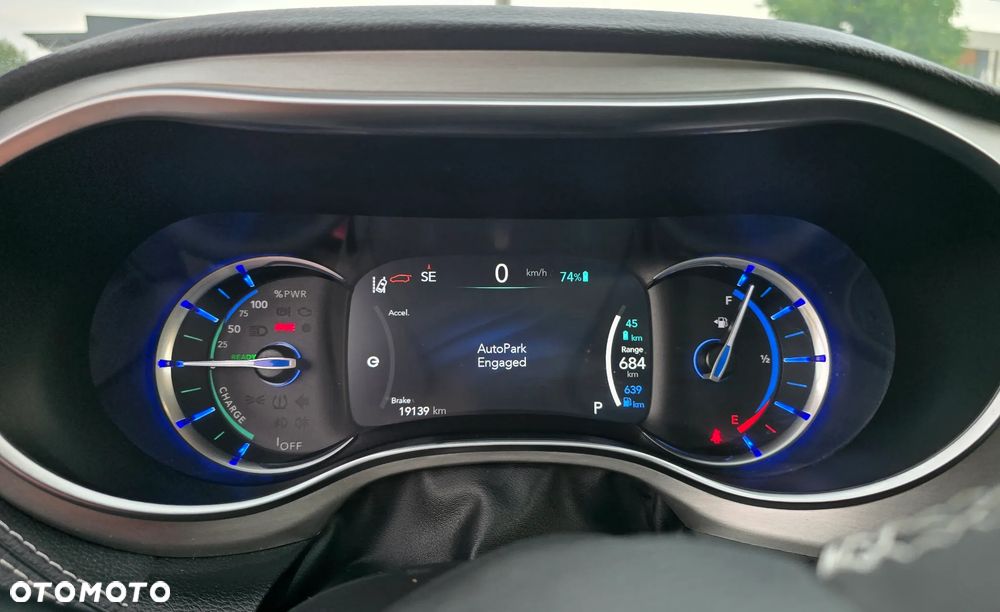 Chrysler Pacifica - 12