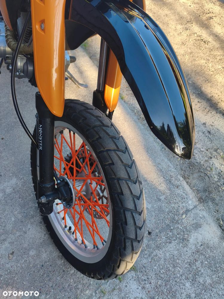 Suzuki DR - 4