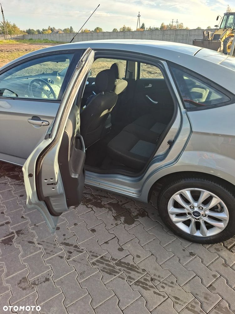 Ford Mondeo 1.8 TDCi Ambiente - 28