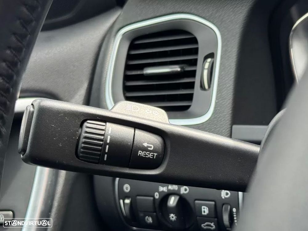 Volvo V60 1.6 D2 Momentum Eco Powershift - 21