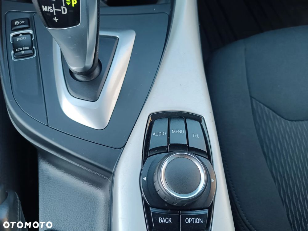 BMW Seria 1 116d Sport Line - 16