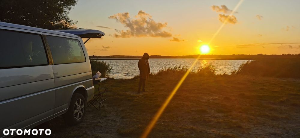 Volkswagen Caravelle - 7