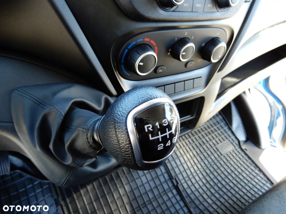 Iveco Daily 35S18 3.0 HPI 180 KM POWER Furgon Blaszak XXL 4.70 CM MAXI LONG Wysokość H2 1900 mm WZMACNIANE ZAWIESZENIE 968 Kg Ładowność HAK 3500 Kg Rozstaw Osi 4100 mm DMC 3500 Kg, WZMACNIANY Stan NOWY NIE UŻYWANY OKAZJA DOSTEPNY I GOTOWY - 32