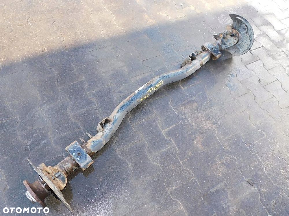 VW CADDY III 1.9TDI 05r BELKA OS ZAWIESZENIA TYŁ - 3