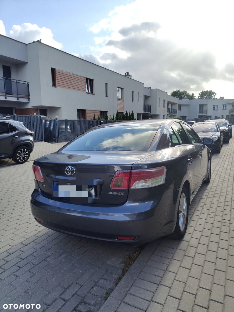 Toyota Avensis 1.6 Luna - 4
