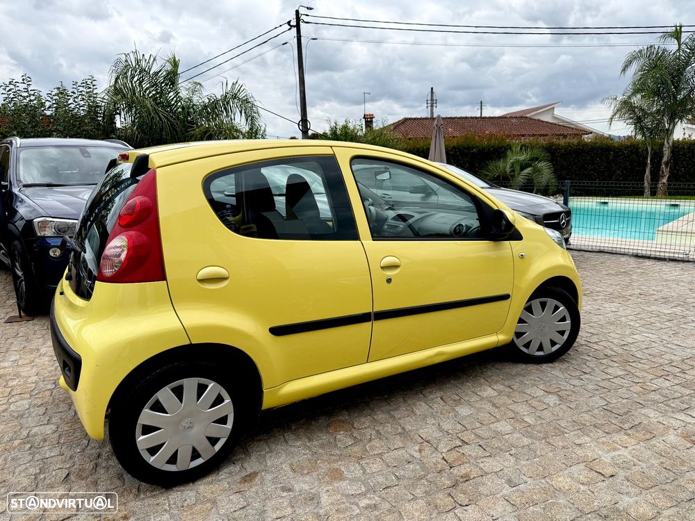 Peugeot 107 1.0 Urban - 16