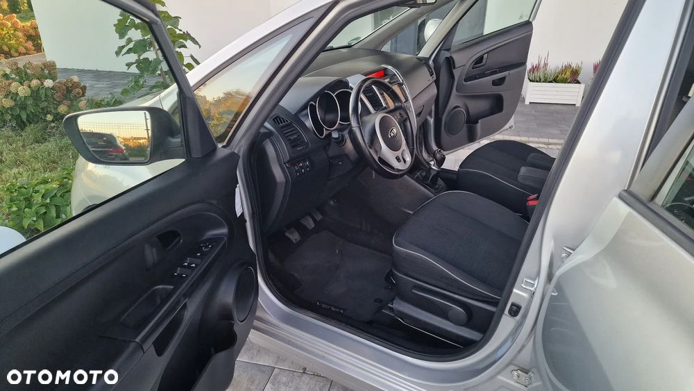 Kia Venga - 18