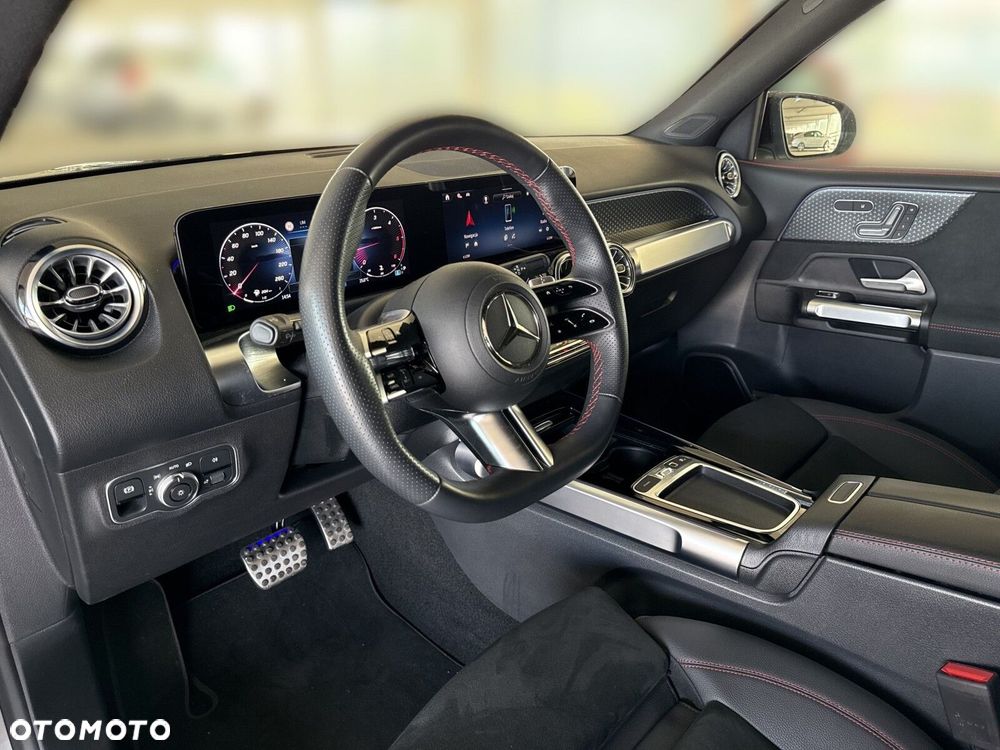 Mercedes-Benz GLB - 15