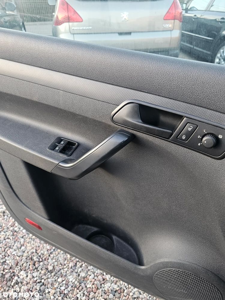 Volkswagen Caddy - 10