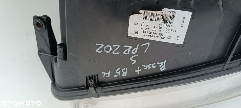 VW PASSAT B5 FL SOCZEWK  LAMPA PRAWA PRZÓD PRZEDNIA EU 1EL008350-02 - 2
