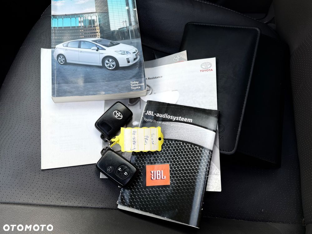 Toyota Prius 1.8 HSD Prestige - 31