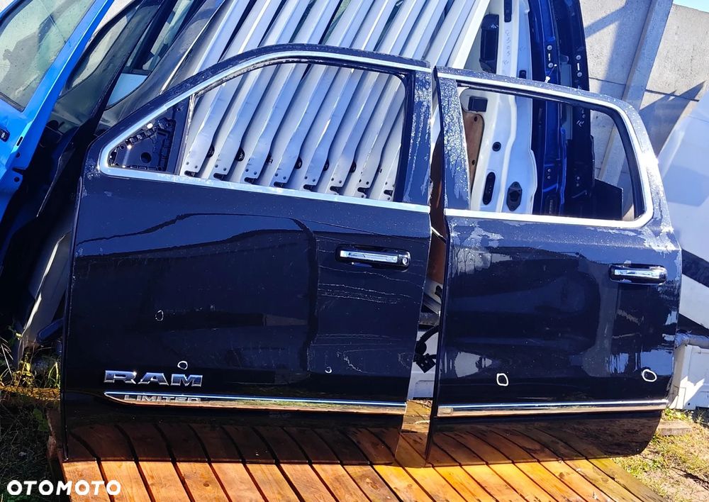 Drzwi Przód Przednie Tył Tylne LEWE PXR Czarne Dodge Ram 5 V 1500 2019- Limited