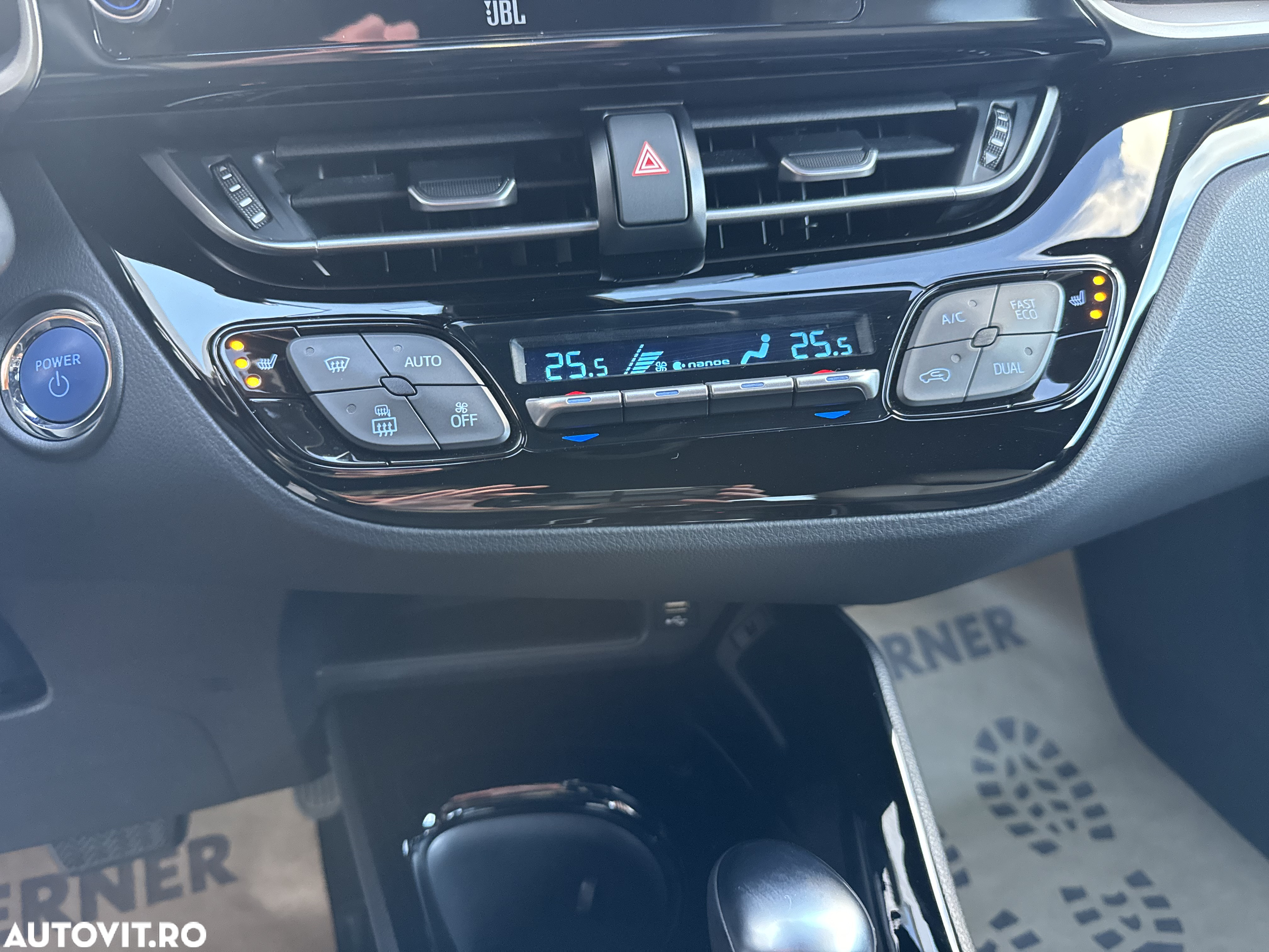 Toyota C-HR 1.8 HSD 122 CP 4x2 CVT Style - 11