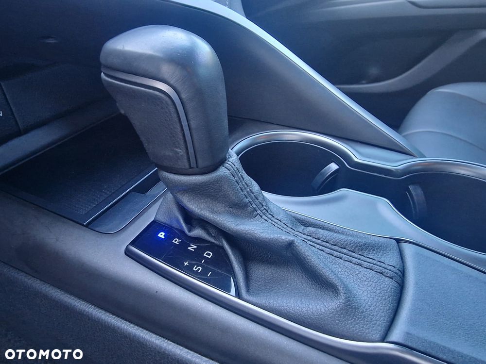 Toyota Camry - 10