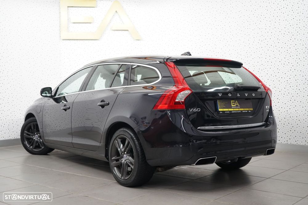 Volvo V60 2.4 D6 Summum AWD Phev - 4