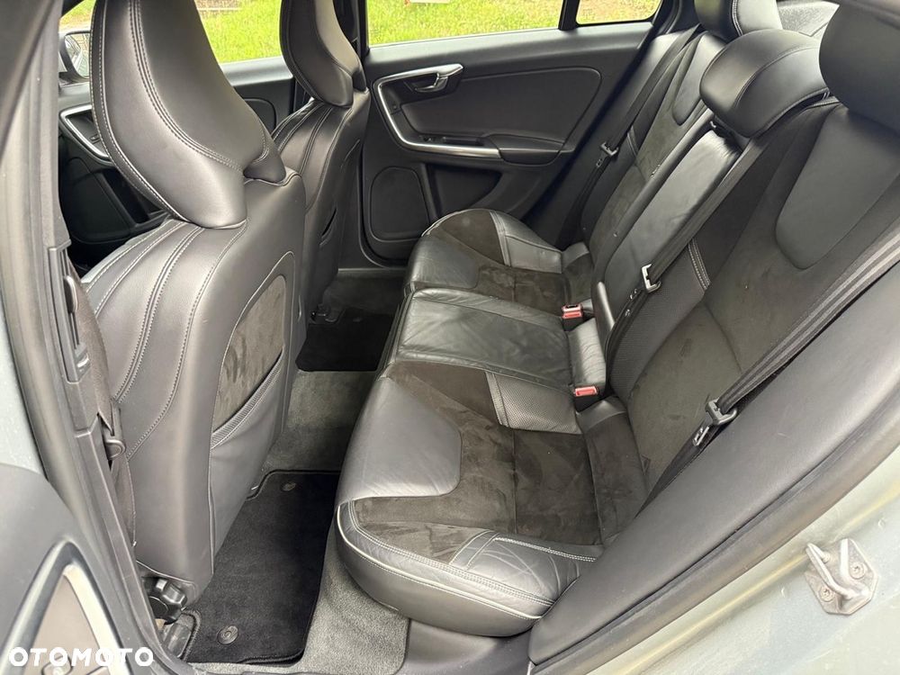 Volvo S60 D4 Drive-E R-Design Summum - 33