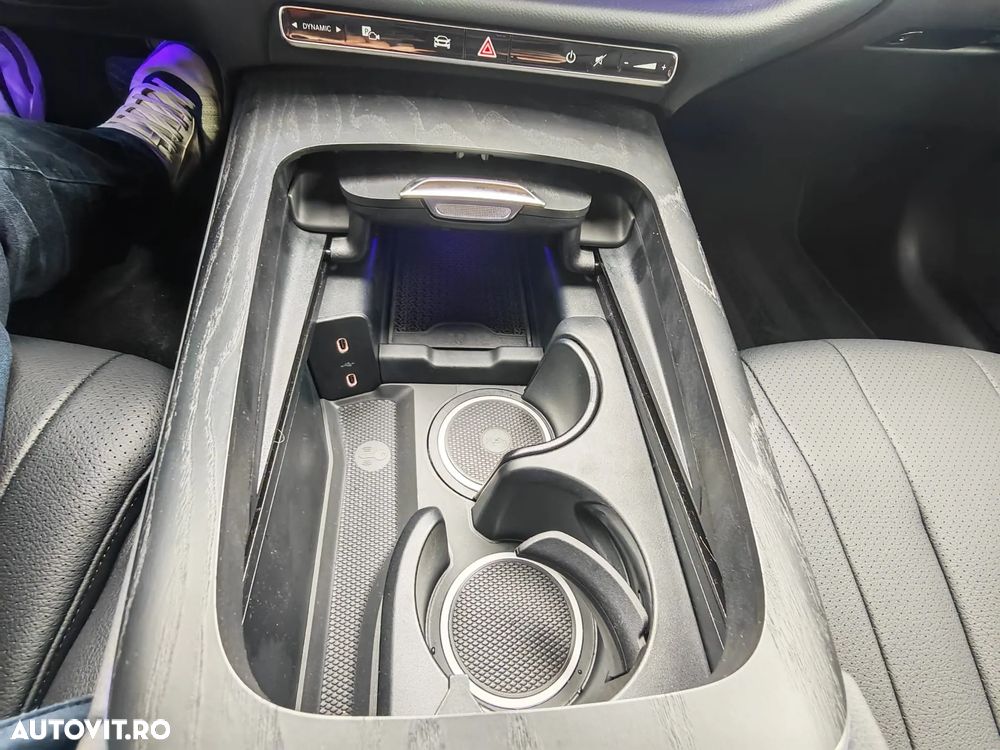 Mercedes-Benz E - 12