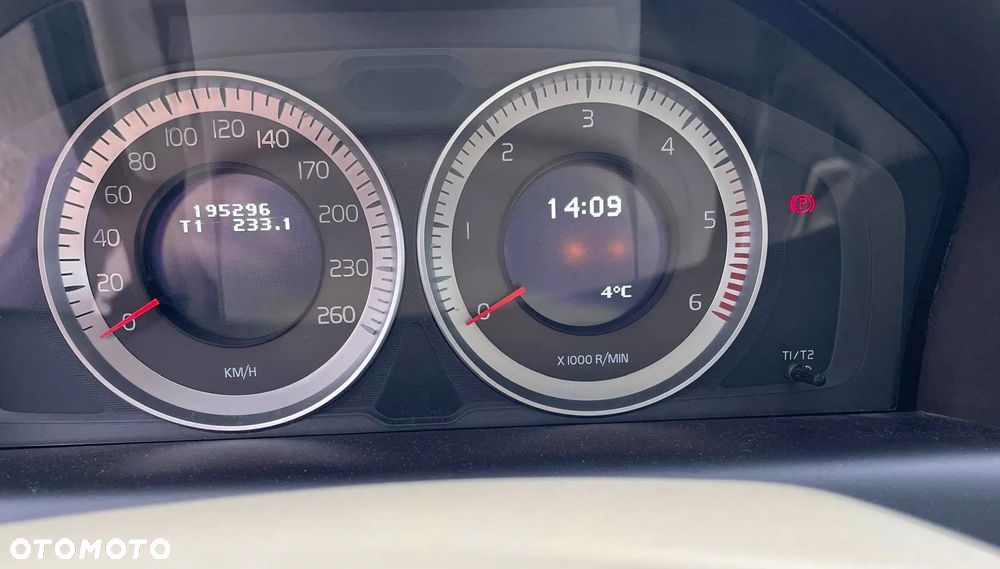 Volvo XC 60 D4 Momentum - 17